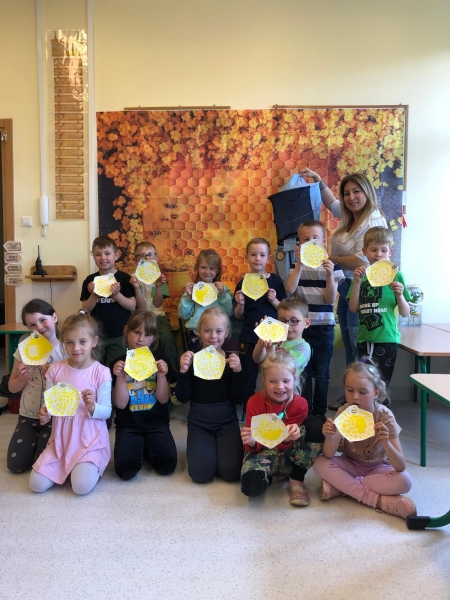 Zajęcia z Projektu Ekologicznego MEN ''Akademia Pszczoły Bohatera''