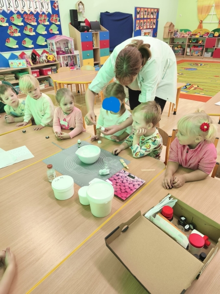 FARMACEUTA W GRUPIE BIEDRONEK